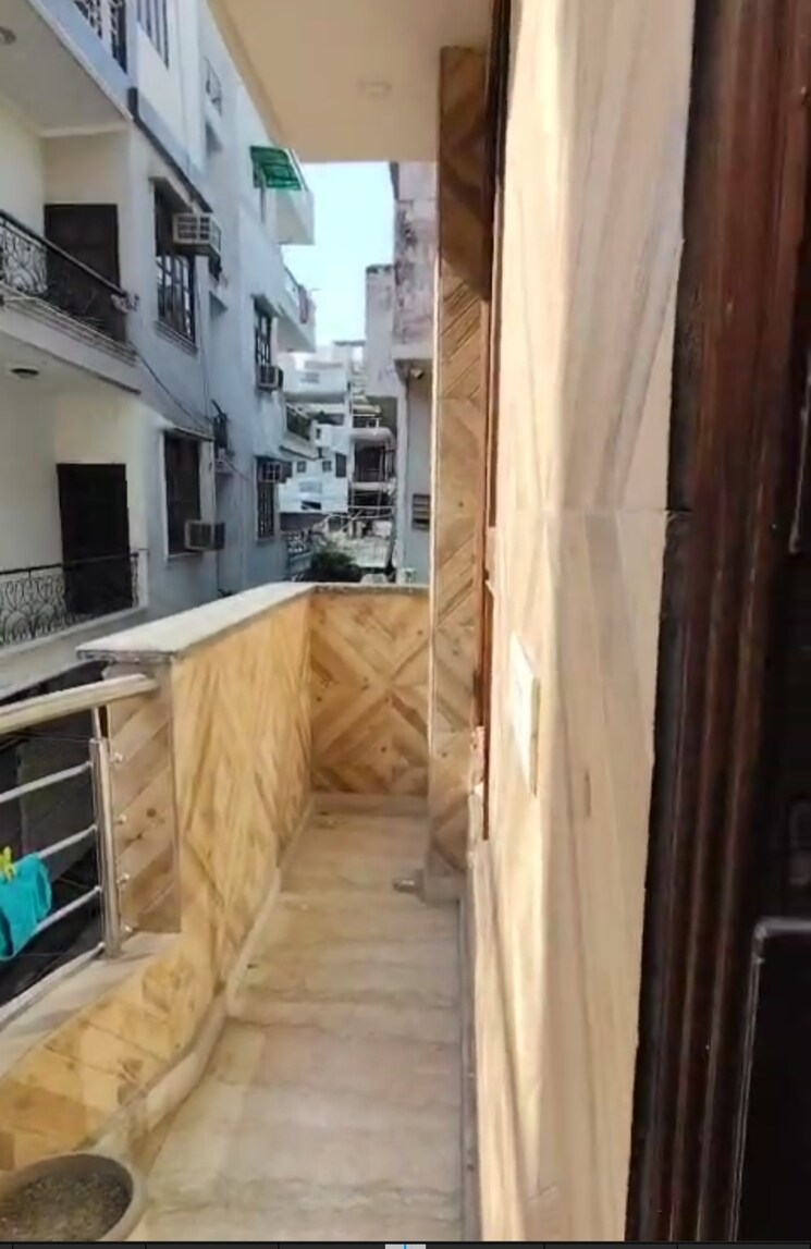 Balcony, ashok nagar 2.5 Bedroom 900 Sq.Ft. Builder Floor In Ashok Nagar Delhi 8660920