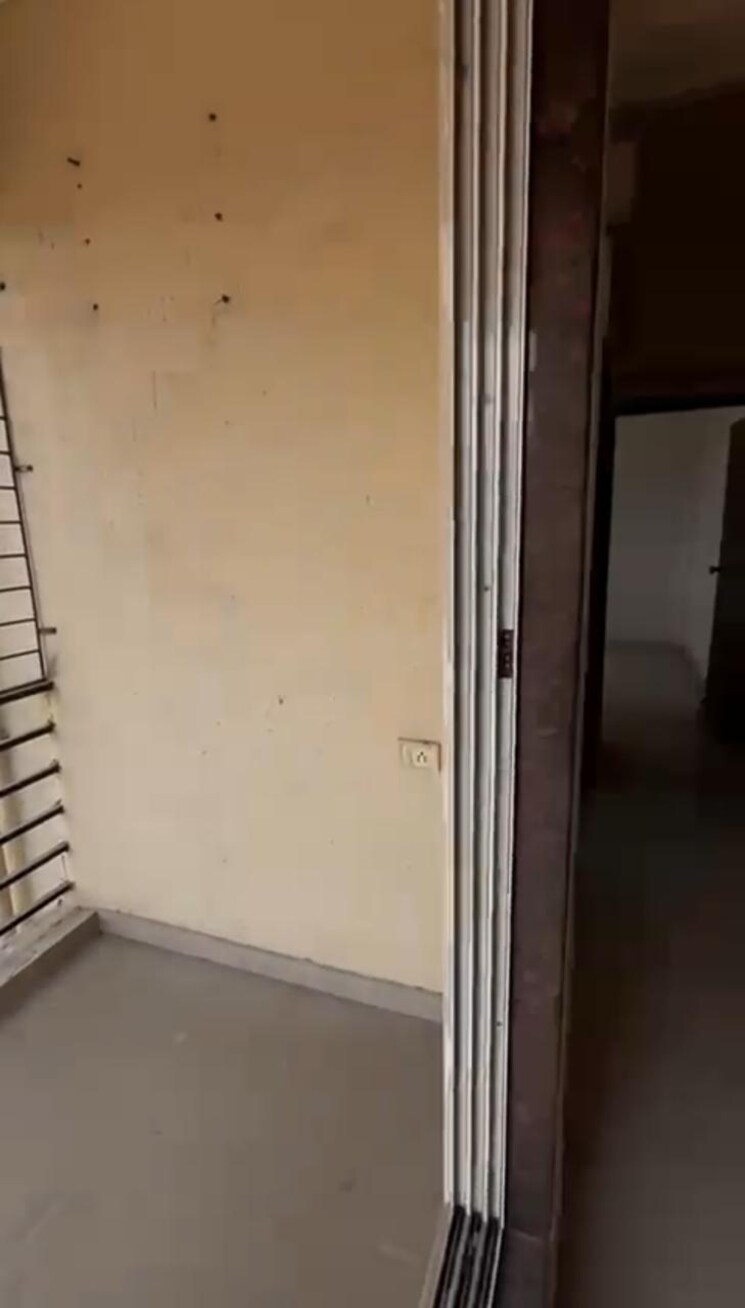 Room, madhu vihar 1 Bedroom 525 Sq.Ft. Apartment In Madhu Vihar Delhi 8660878