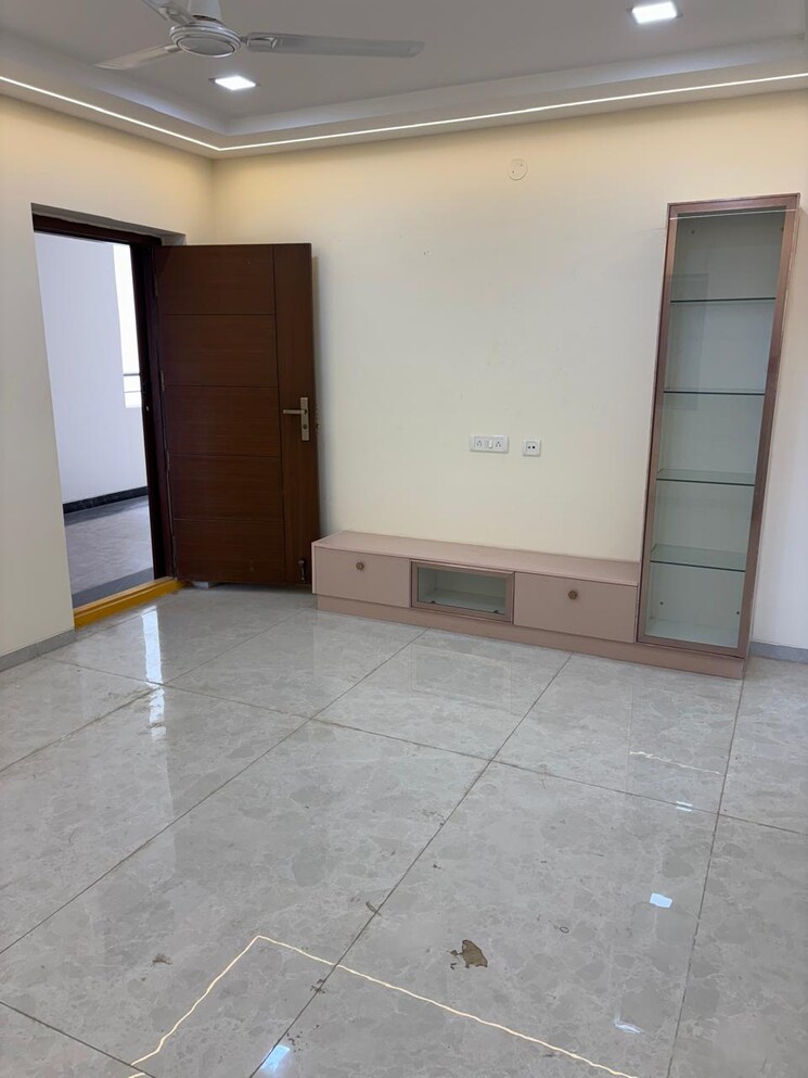 Room, srr-sriram-river-view 3 Bedroom 1550 Sq.Ft. Independent House In Narsingi Hyderabad 8660896