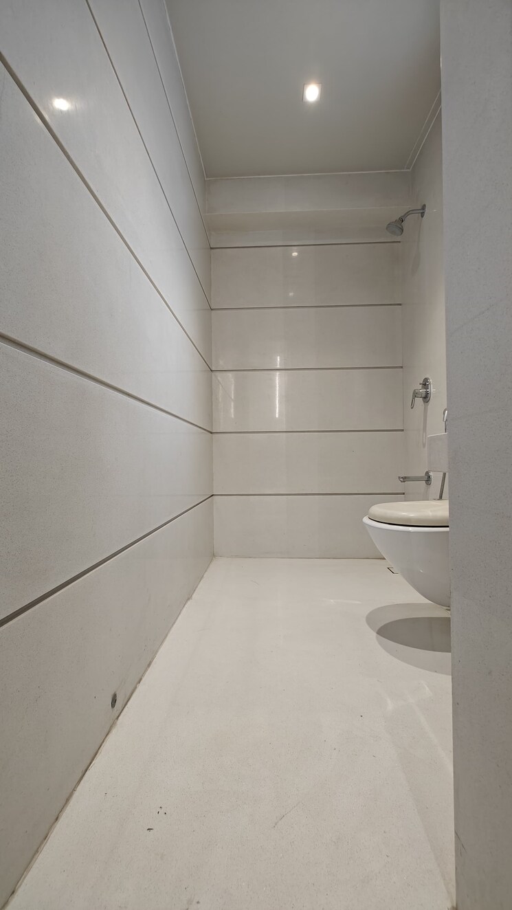 Bathroom, kandivali west 3.5 Bedroom 998 Sq.Ft. Apartment In Kandivali West Mumbai 8656420
