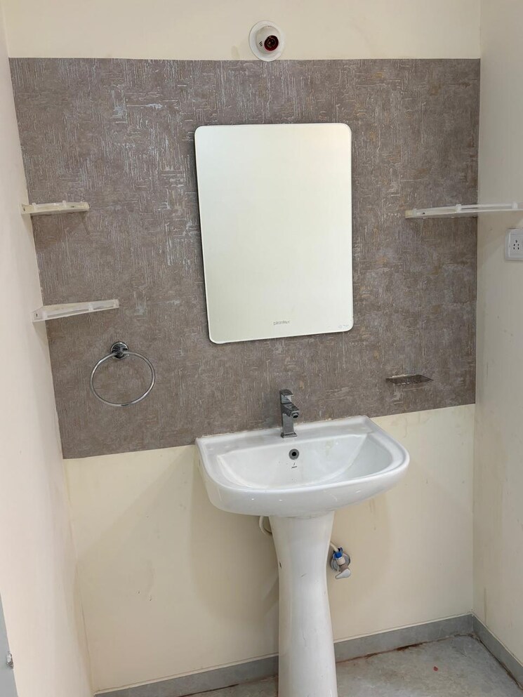 Bathroom, srr-sriram-river-view 3 Bedroom 1550 Sq.Ft. Independent House In Narsingi Hyderabad 8660896