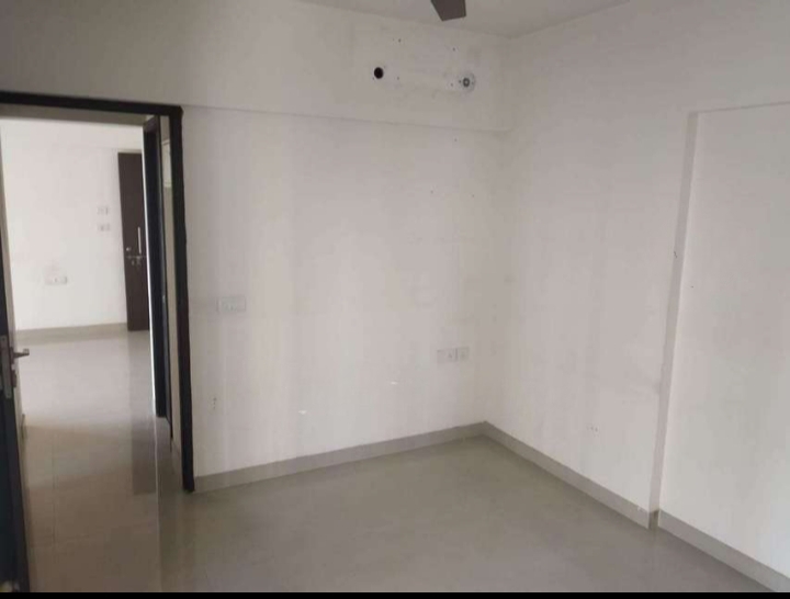 1 BHK + Pooja Room Apartment For Sale in Wadhwa Elite Solitaire