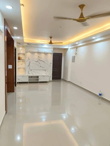 Furnished Amenities in 3 BHK Apartment at Gaur City 2 - 14th Avenue, Sector 16c Greater Noida – for Sale