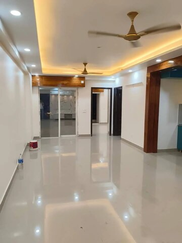 Building Lobby in 3 BHK Apartment at Gaur City 2 - 14th Avenue, Sector 16c Greater Noida – for Sale