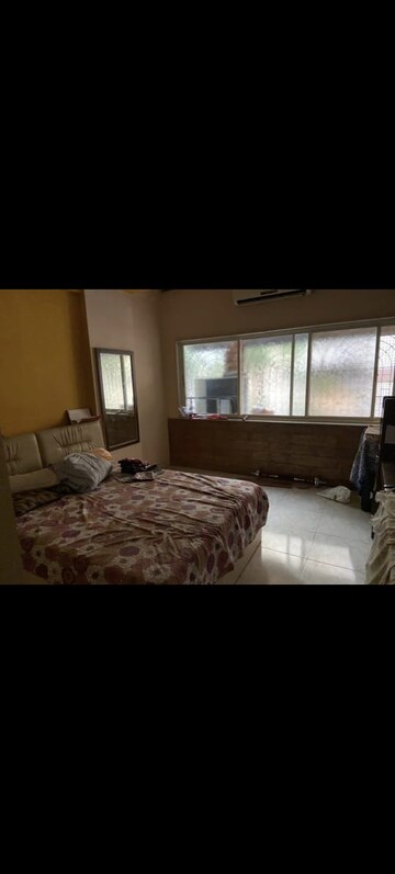 Bedroom in 3.5 BHK Apartment at Samarth Ashish CHS, Andheri West – for Rent