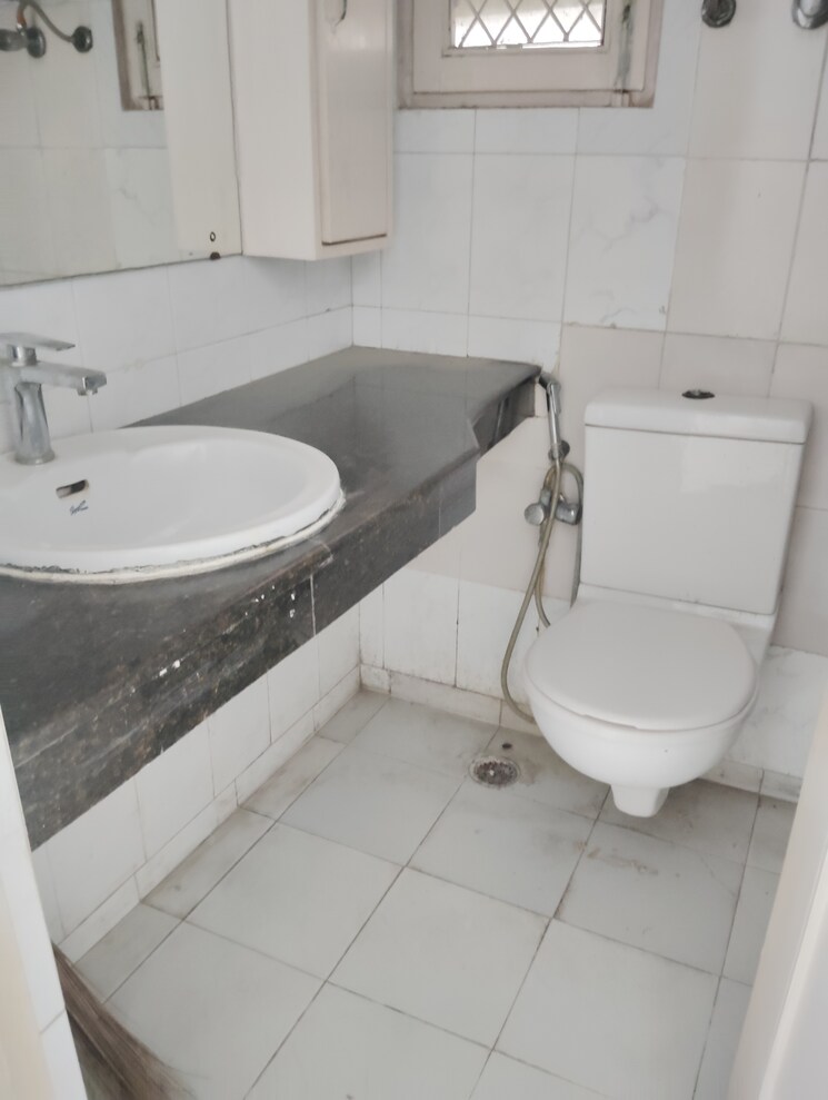 Attached Bathroom, rwa-flats-pocket-40 2.5 Bedroom 1100 Sq.Ft. Builder Floor In Kalkaji Delhi 8661265