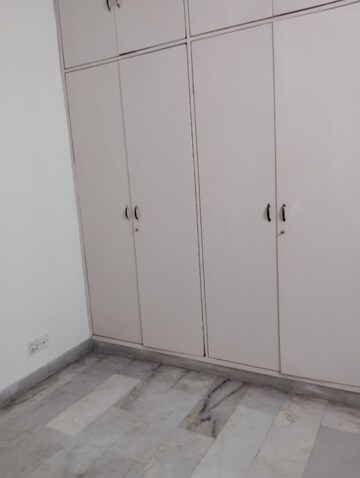Room in 2.5 BHK Builder Floor at RWA Flats Pocket 40, Kalkaji – for Rent