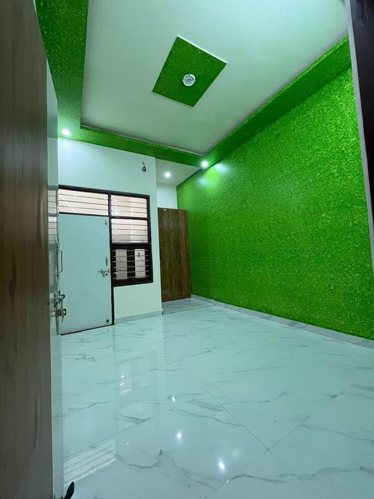 Room, ganga nagar 3 Bedroom 120 Sq.Yd. Independent House In Ganga Nagar Meerut 8661270