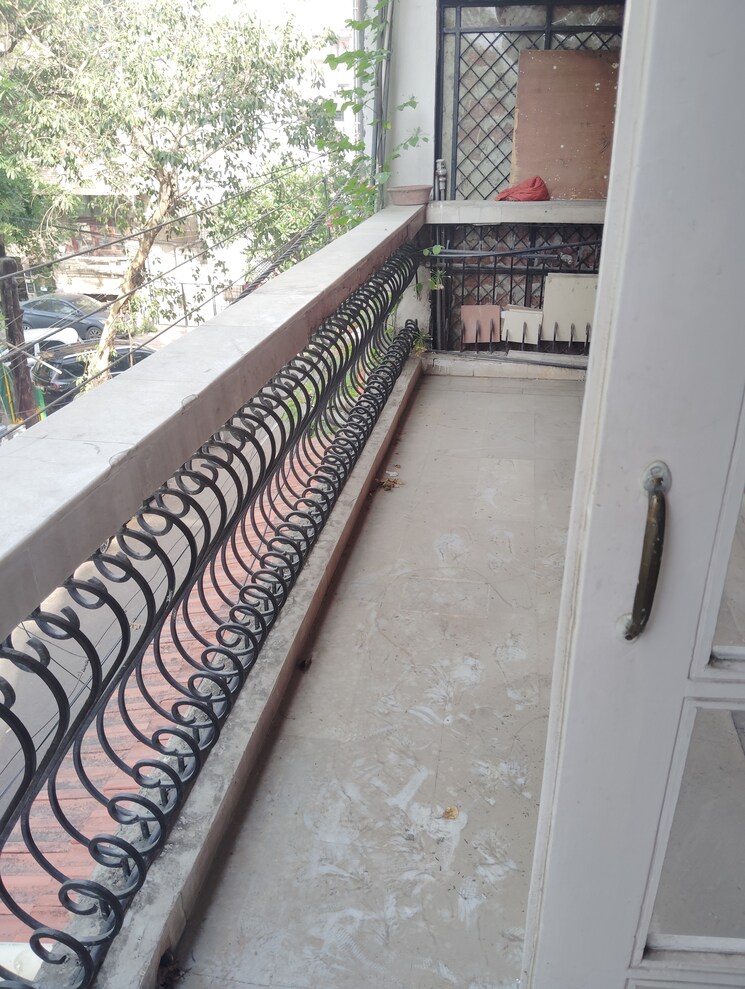 Balcony, rwa-flats-pocket-40 2.5 Bedroom 1100 Sq.Ft. Builder Floor In Kalkaji Delhi 8661265