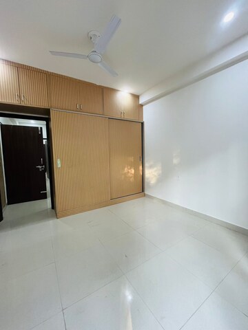 Room in 2 BHK Builder Floor at Sector 46 – for Rent