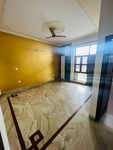 Bedroom in 2 BHK Builder Floor at Sector 46 – for Rent
