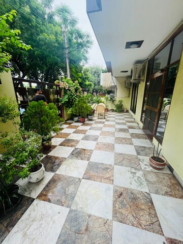 Balcony in 2 BHK Builder Floor at Sector 46 – for Rent