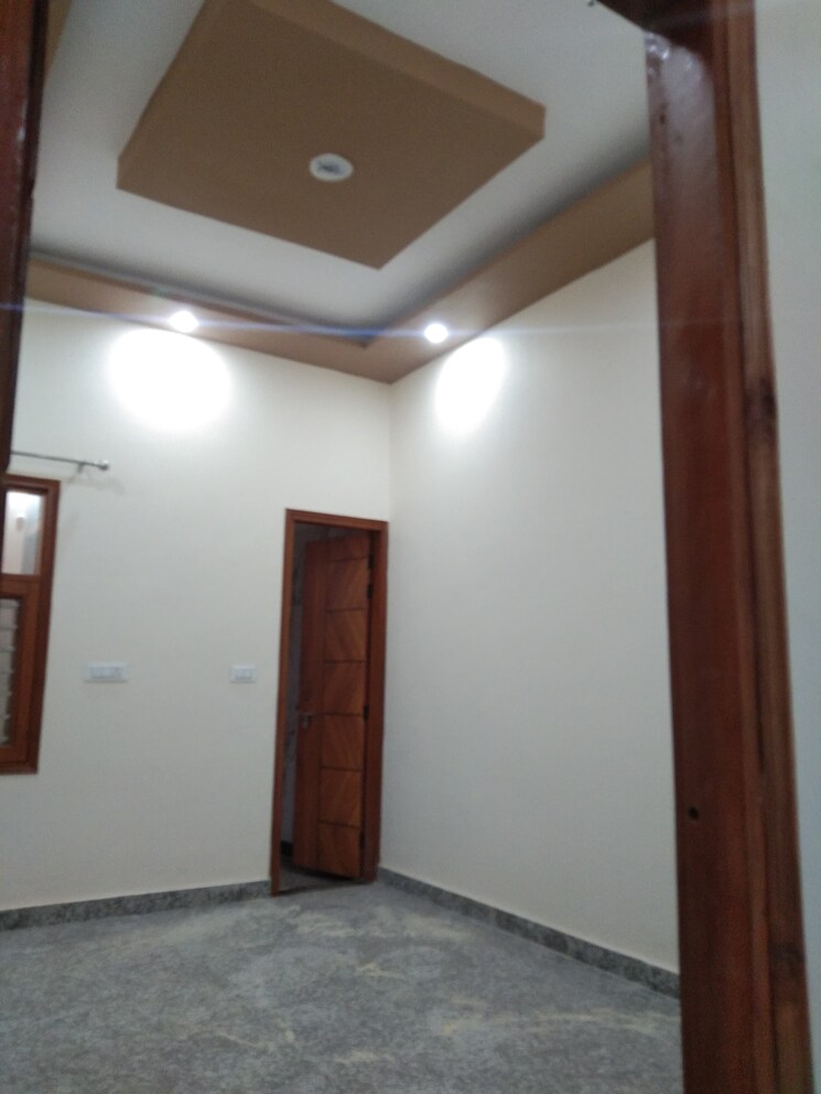 Room, ganga nagar 3 Bedroom 120 Sq.Yd. Independent House In Ganga Nagar Meerut 8661386