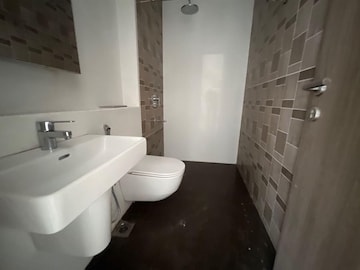 Bathroom in 5 BHK Apartment at Lodha The Park, Worli – for Rent