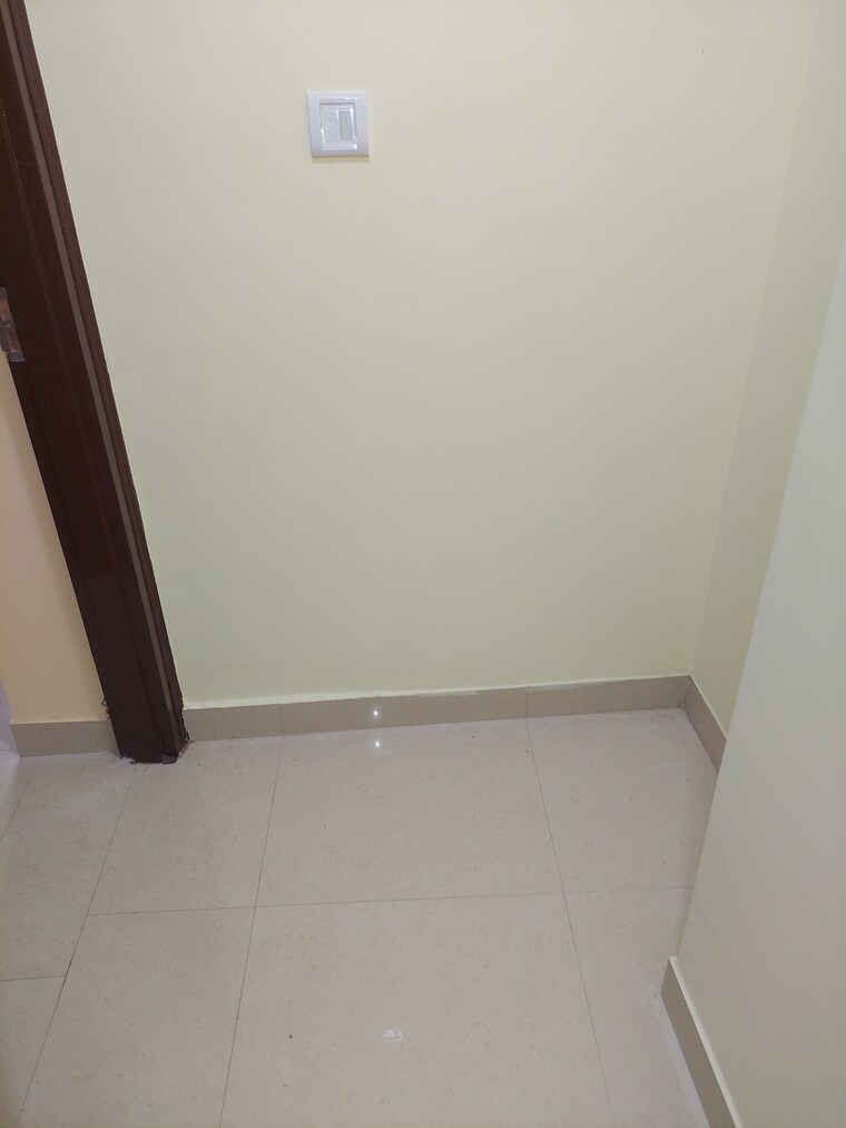 Room, ip extension 3 Bedroom 1600 Sq.Ft. Apartment In Ip Extension Delhi 8661484