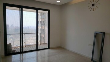 Room in 4 BHK Apartment at Lodha Evoq, Wadala – for Rent