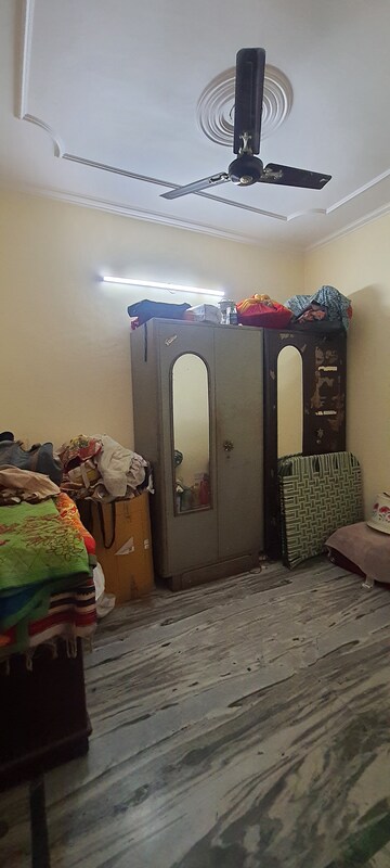 Furnished Amenities in 2.5 BHK Independent House at Sector 8 – for Rent
