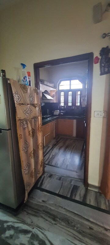 Furnished Amenities in 2.5 BHK Independent House at Sector 8 – for Rent