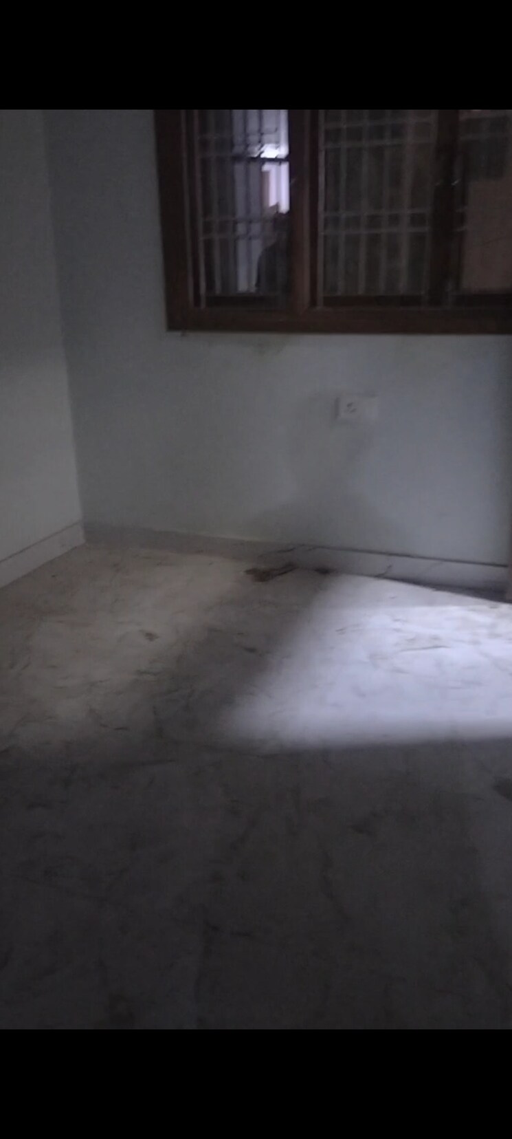 Room, new ashok nagar 2 Bedroom 500 Sq.Ft. Builder Floor In New Ashok Nagar Delhi 8661562