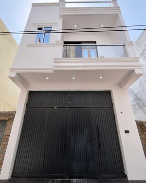 Furnished Amenities in 5 BHK Independent House at SA HOMES I, Uttam Nagar – for Sale