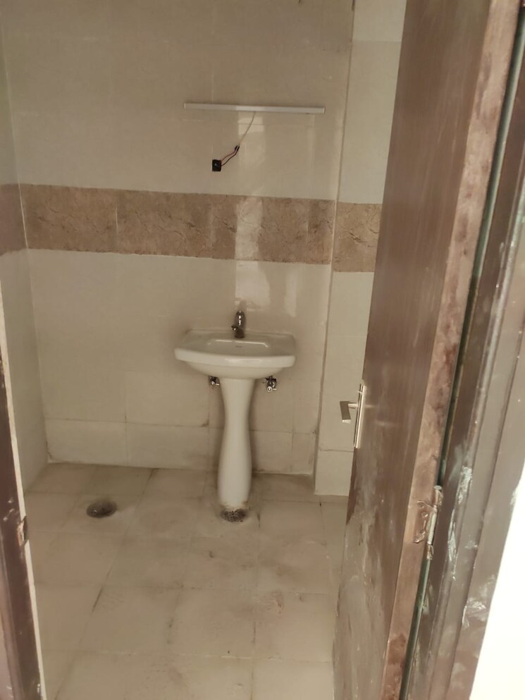 Bathroom, supertech-ecovillage-i 2 Bedroom 890 Sq.Ft. Apartment In Sector 1 Greater Noida Greater Noida 8661642