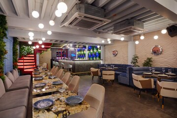  Shop For Rent in Cst Area