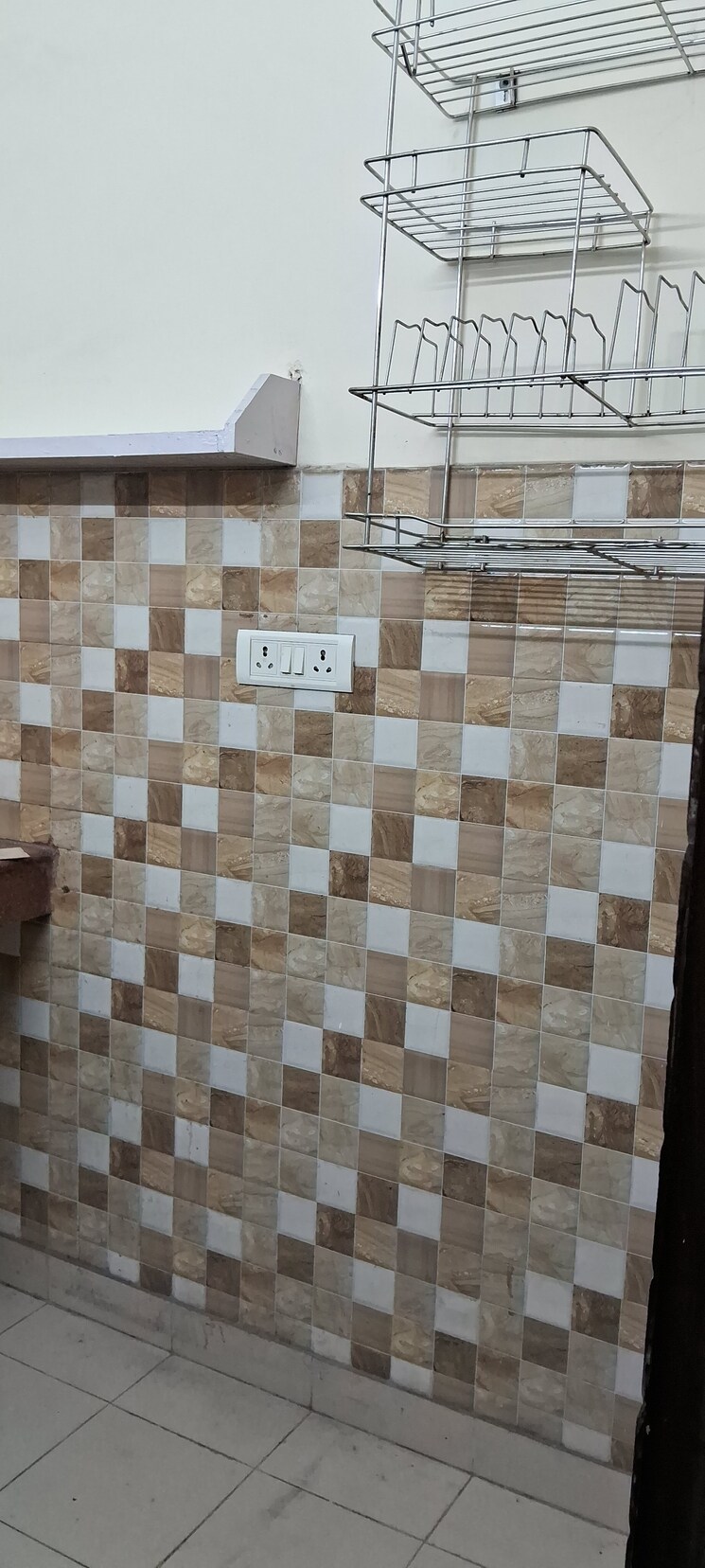 Bathroom, sarita vihar 2.5 Bedroom 800 Sq.Ft. Apartment In Sarita Vihar Delhi 8661744