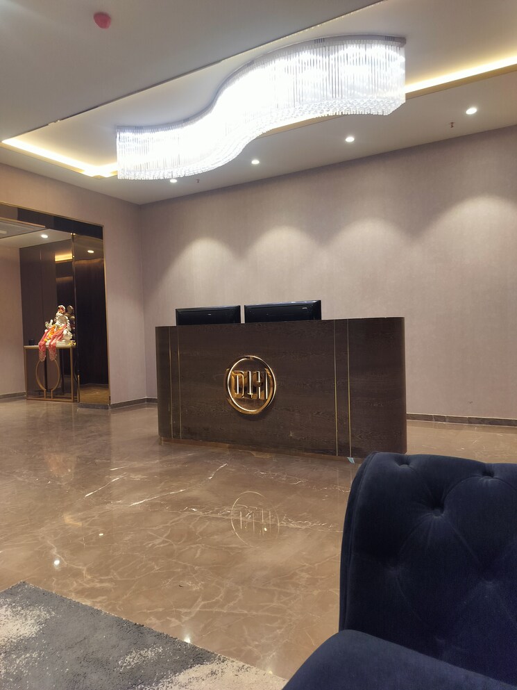  Parking, dev-leo-tower 2 Bedroom 670 Sq.Ft. Apartment In Oshiwara Mumbai 8661759