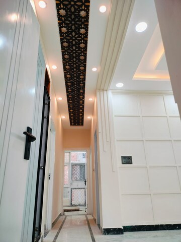 Building Lobby in 3 BHK Builder Floor at Green Fields Colony – for Sale