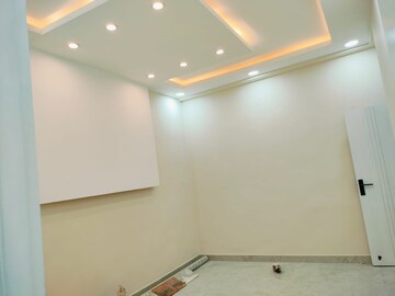 Room in 3 BHK Builder Floor at Green Fields Colony – for Sale