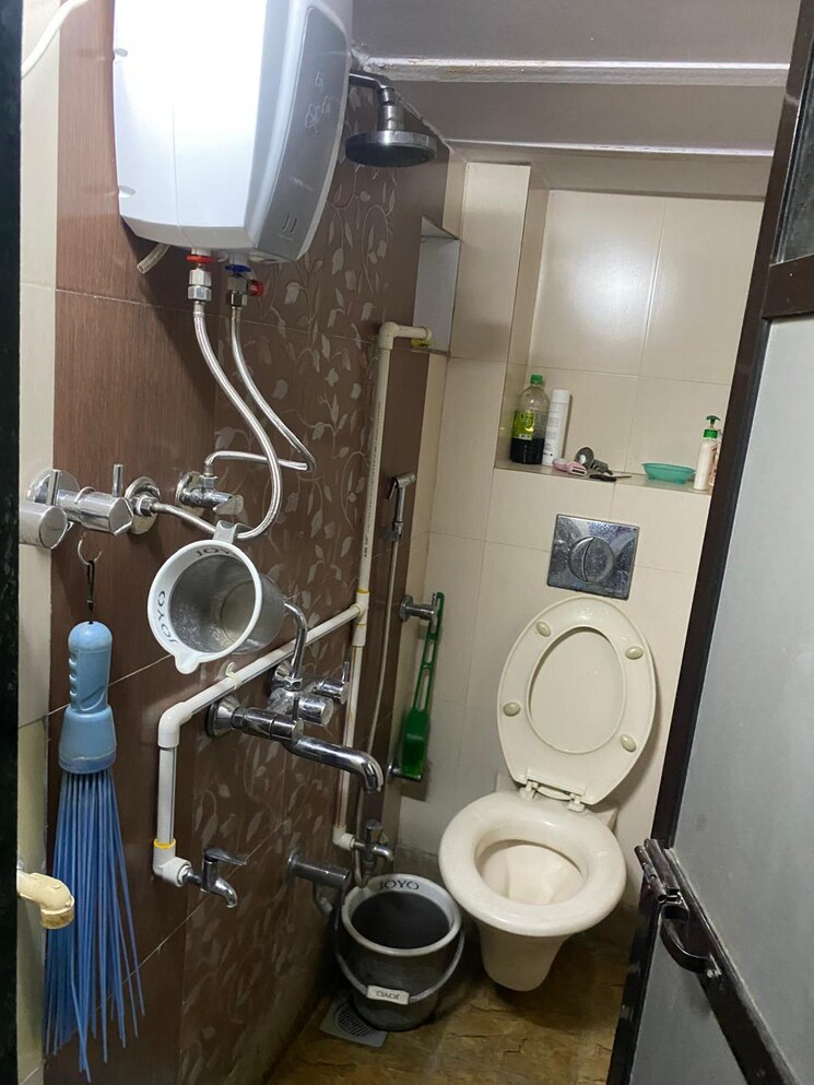 Bathroom, kalyan west 2 Bedroom 1000 Sq.Ft. Apartment In Kalyan West Thane 8661854