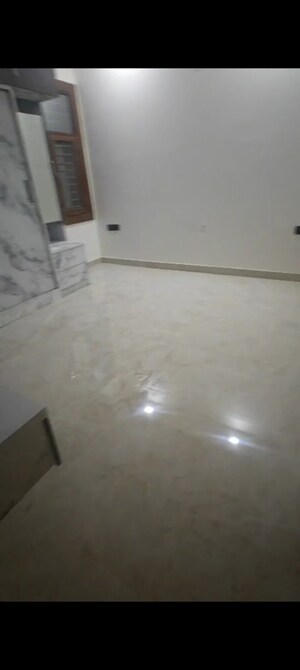 Room in 3 BHK Builder Floor at Vasundhara Sector 14 – for Sale