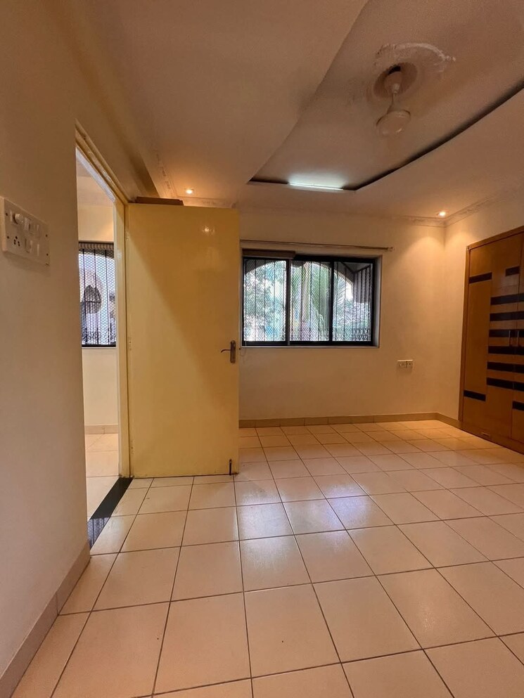 Bathroom, tata-glendale 3 Bedroom 1300 Sq.Ft. Apartment In Vasant Vihar Thane 8661894