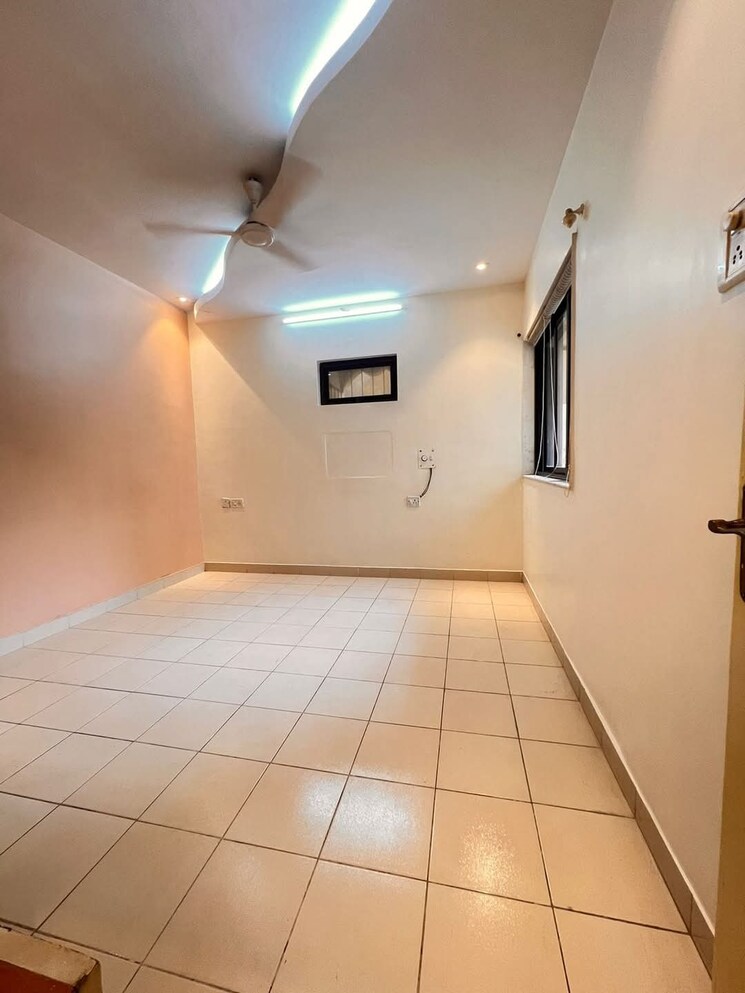 Bathroom, tata-glendale 3 Bedroom 1300 Sq.Ft. Apartment In Vasant Vihar Thane 8661894