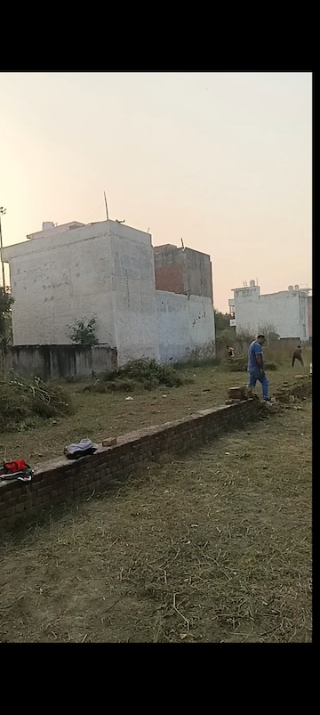  Plot For Sale in Kalindi Kunj