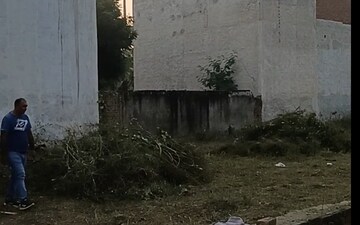 Plot For Sale in Kalindi Kunj