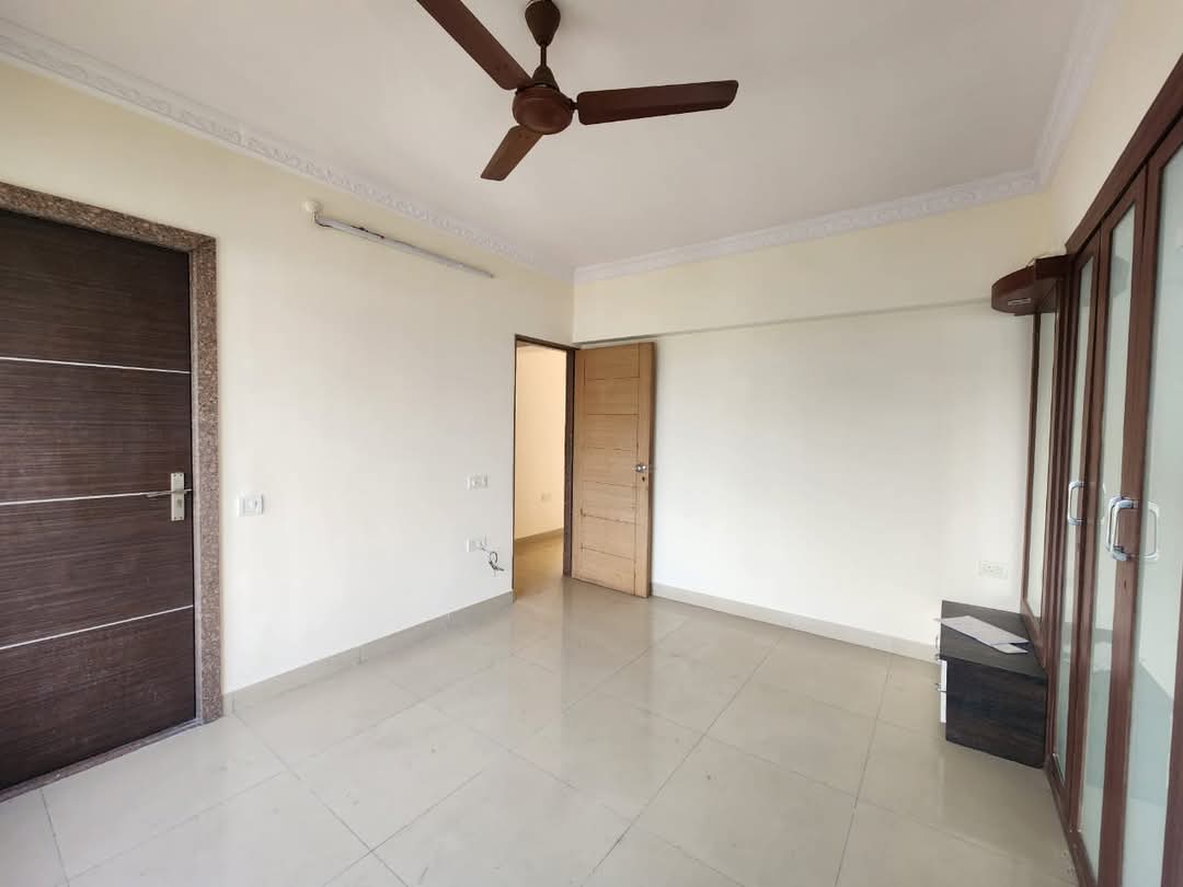 2 BHK + Pooja Room Apartment For Rent in Kanakia Spaces Vasundhara