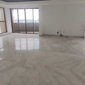 Room in 3 BHK Apartment at Prestige Hermitage, Halasuru – for Rent