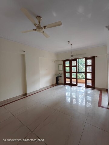 Room in 2 BHK Apartment at Mangam Elite Apartment, Hsr Layout – for Rent