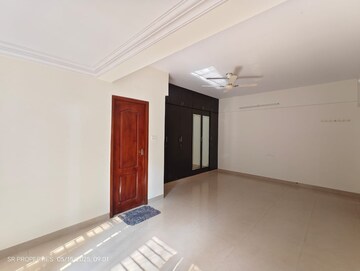 Room in 2 BHK Apartment at Mangam Elite Apartment, Hsr Layout – for Rent