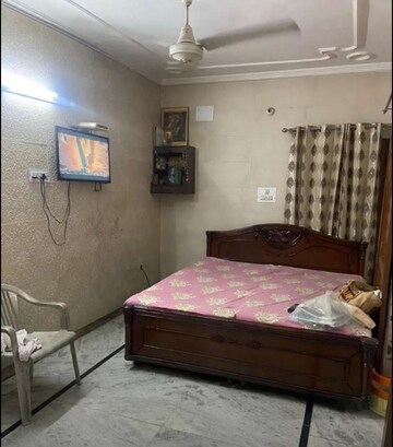 Bedroom in 3 BHK Builder Floor at Sector 45 – for Rent