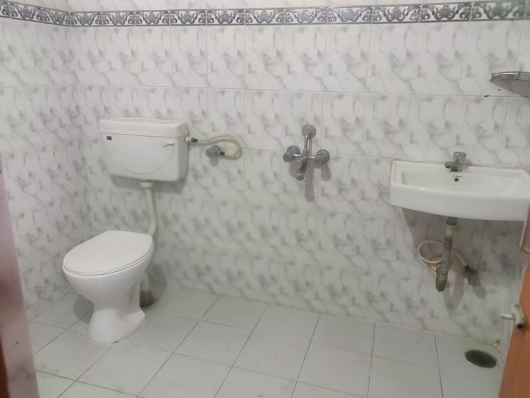 Bathroom, ahuja-towers-banjara-hills 3 Bedroom 1700 Sq.Ft. Apartment In Banjara Hills Hyderabad 8662067