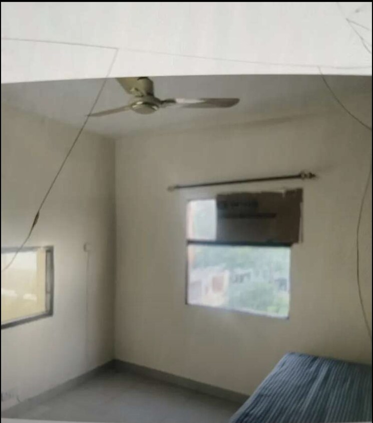 Room, sector 45 3 Bedroom 1500 Sq.Ft. Builder Floor In Sector 45 Chandigarh 8662088