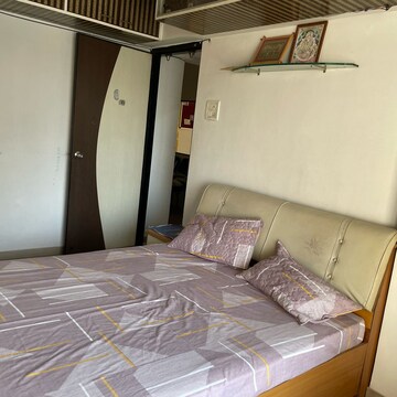 Bedroom in 2 BHK Apartment at Sankalp II, Riddhi Gardens – for Rent