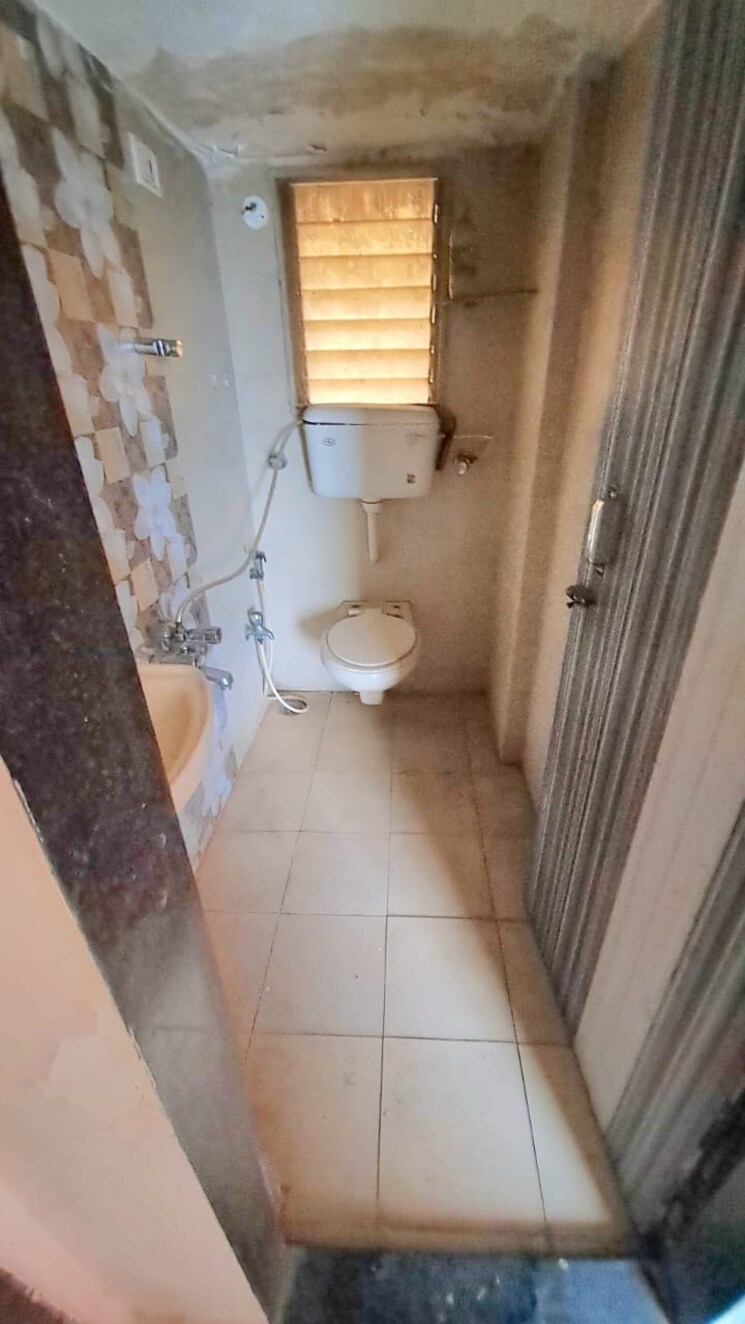 Bathroom, vinay-unique-imperia 2 Bedroom 624 Sq.Ft. Apartment In Virar West Palghar 8662100