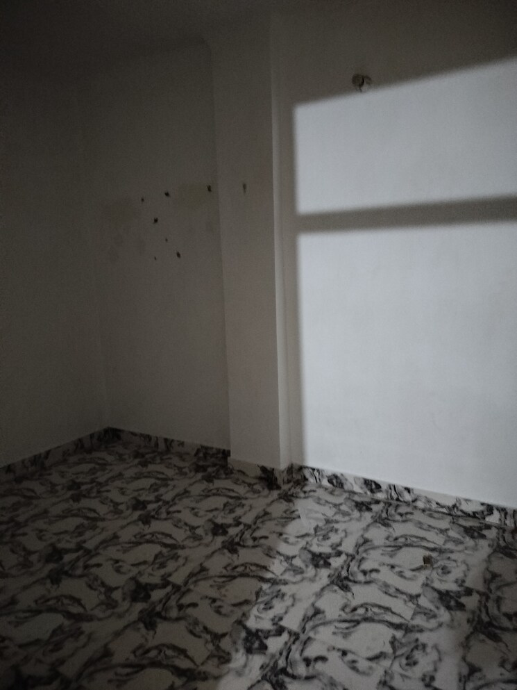 Room, sector 14 dwarka 2 Bedroom 950 Sq.Ft. Builder Floor In Sector 14 Dwarka Delhi 8662144