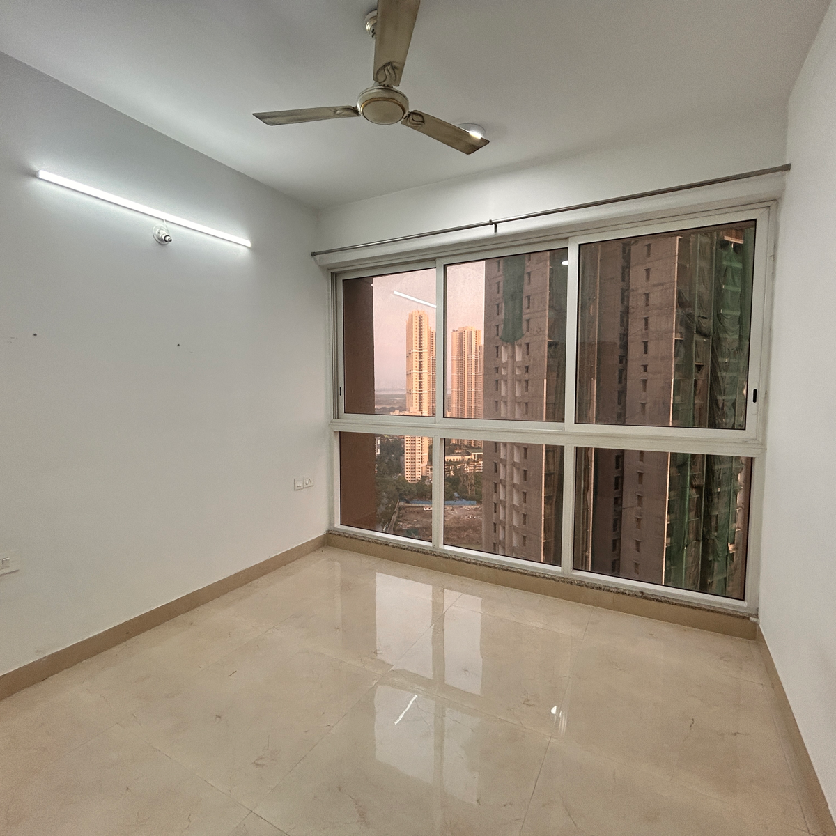 2 BHK + Extra Room Apartment For Rent in Runwal Forests