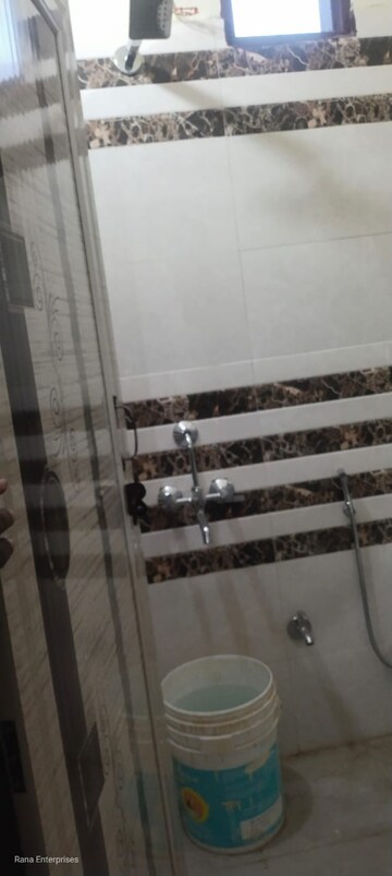 Building Lobby in 2 BHK Builder Floor at Ansal Palam Triangle, Palam Vihar Extension – for Rent