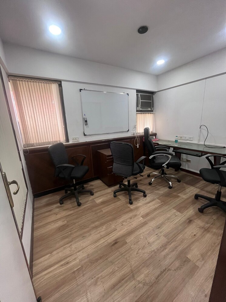 Team Area, remi-bizcourt Commercial Office Space 650 Sq.Ft. In Andheri West Mumbai 8662166