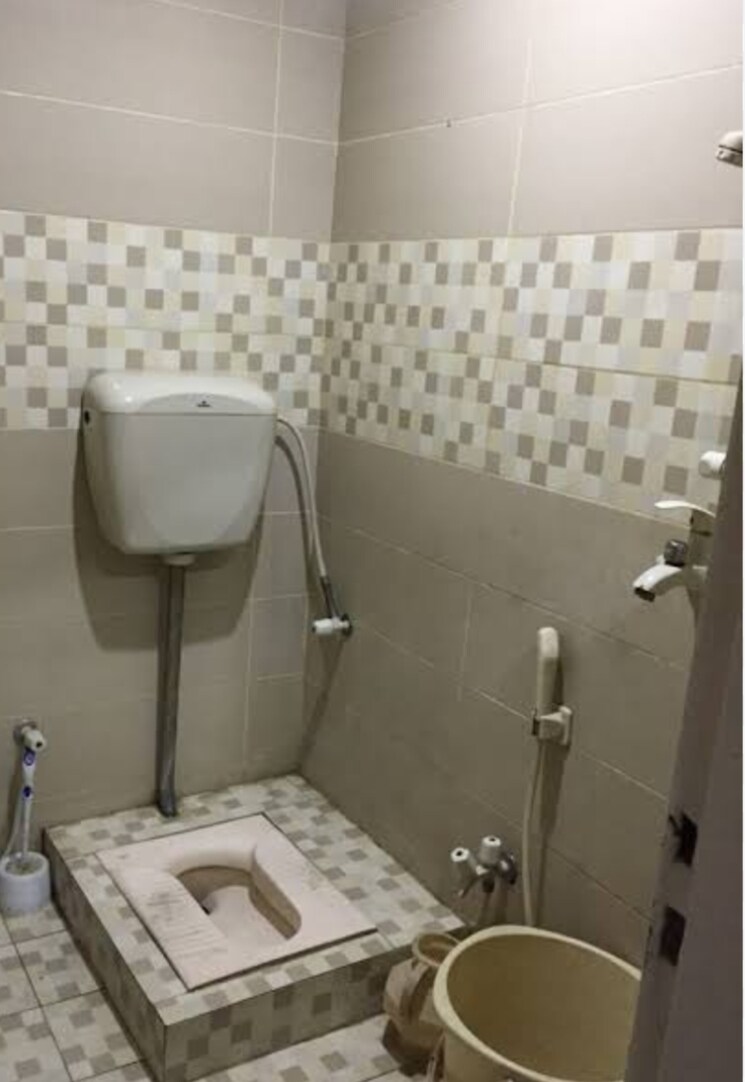 Bathroom, khanpur 2 Bedroom 650 Sq.Ft. Builder Floor In Khanpur Delhi 8662175